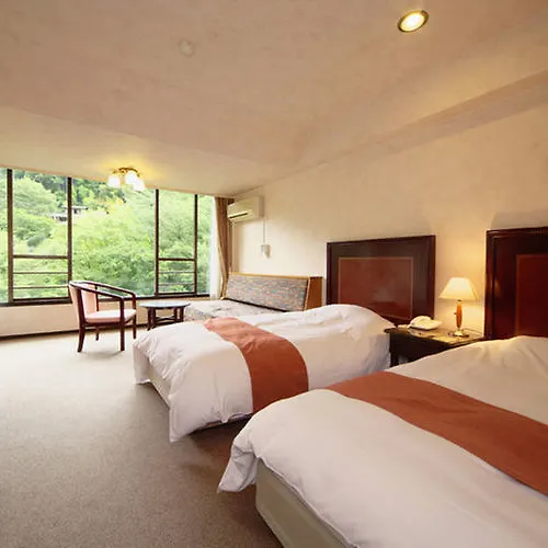 Hôtel Tonosawa Quatre Saisons à Hakone 2*,